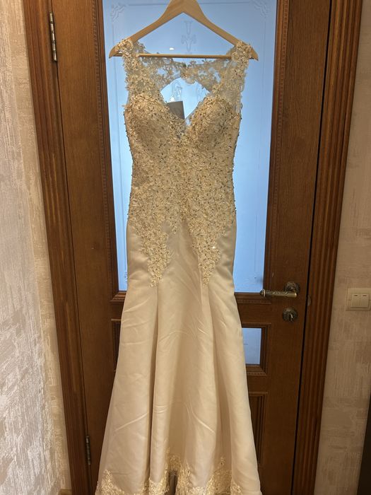 Весільна сукня бренду SOPHIA TOLLI