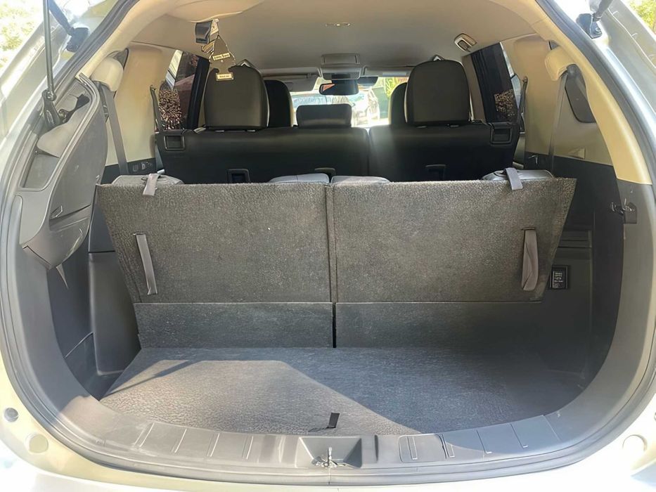 Mitsubishi Outlander      2020