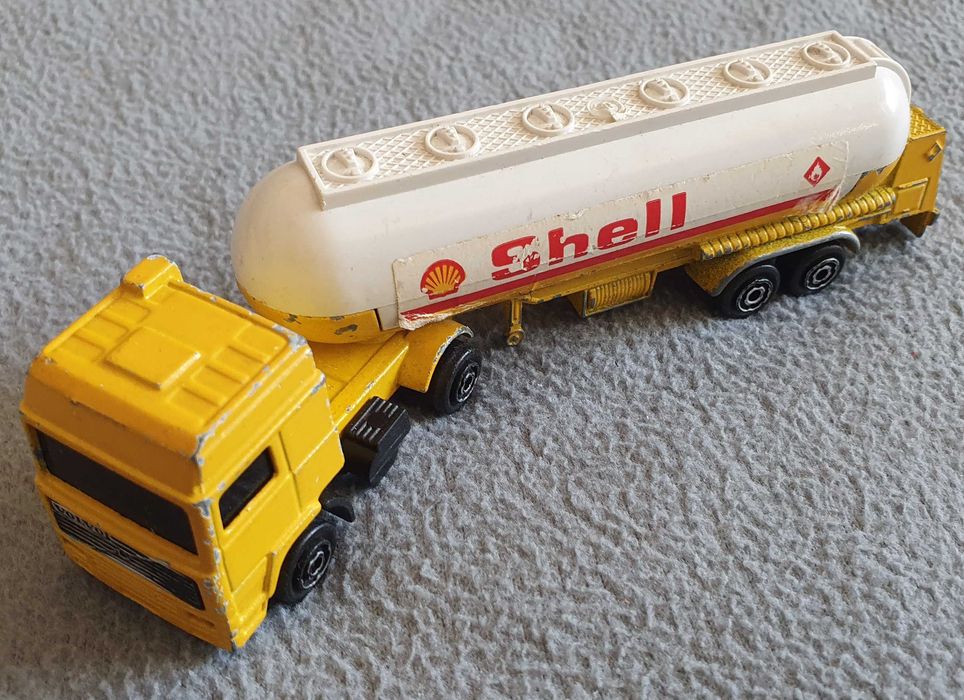 Majorette: Shell Yachting Neoplan Circus Toyota Land Rover Submarine