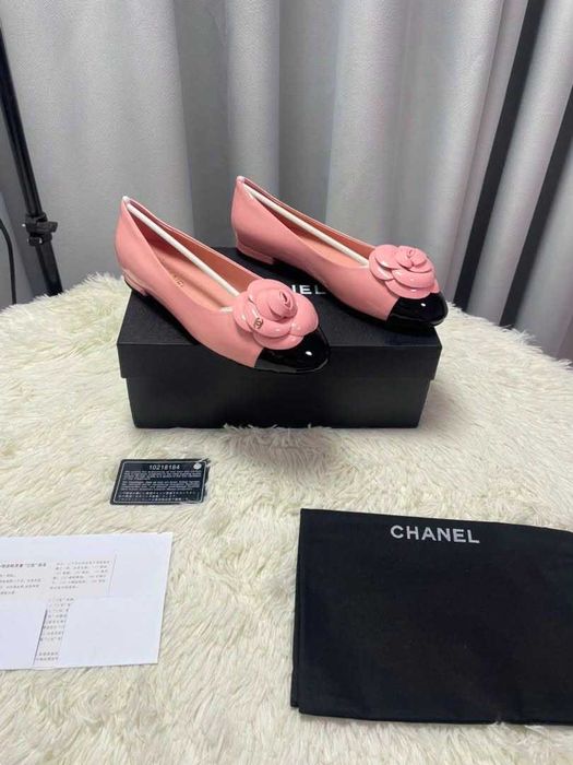 Baleriny Chanel rozm.39,pudrowy roz, nowe skora lakierowana,orginalny karton,worek przeciwkurzowy