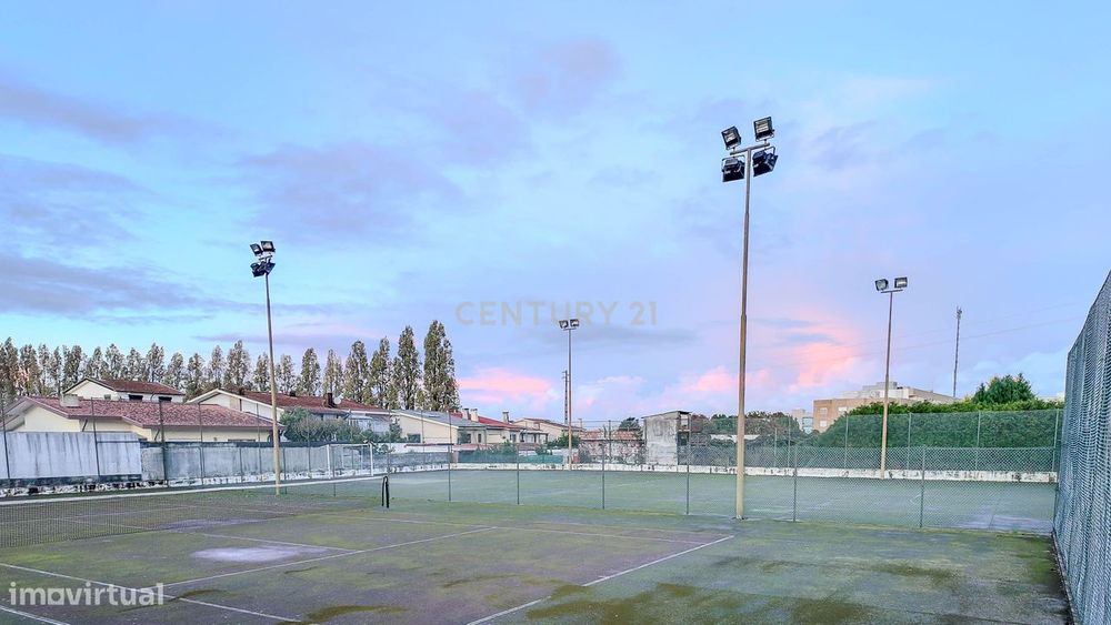 Apartamento T3 - Condomínio Privado, Garagem Box 2 carros - Aeroporto,