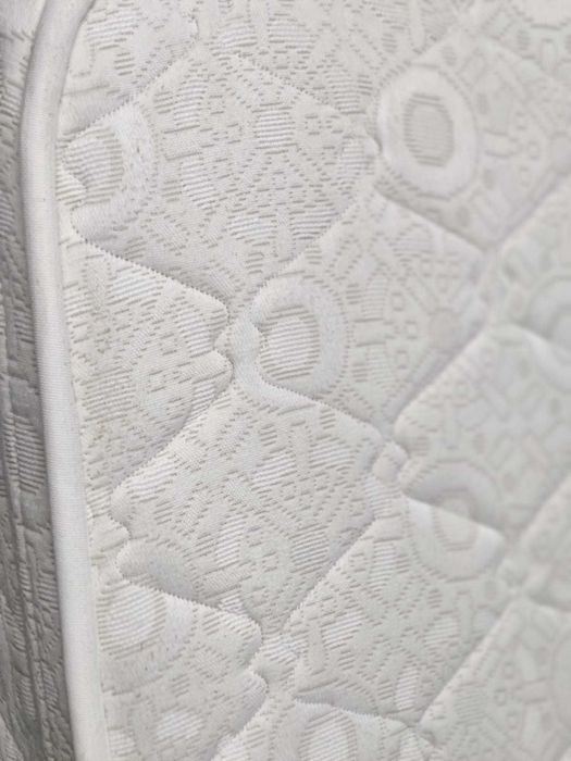 Colchão com estrado em excelente estado