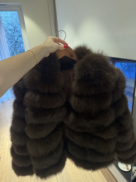 Ciemno brązowe futro