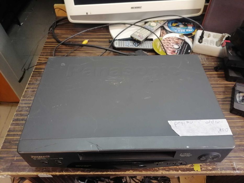 Magnetowid VHS Panasonic  NV-SD300EG