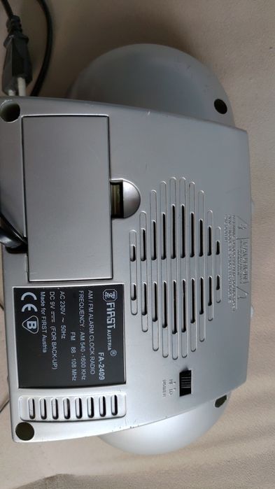 Radiobudzik First Austria FA 2409