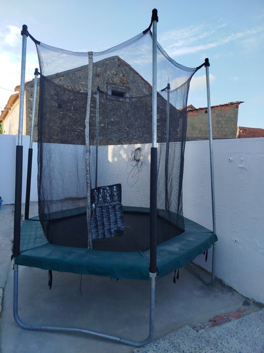 Trampolim em ótimo estado