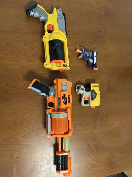 Pistolas da NERF.