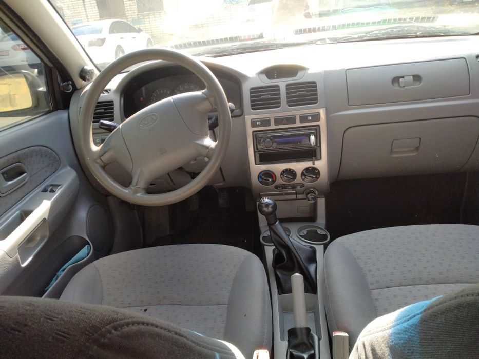 Kia Rio 1.3 2003 газ/бензин 394000км.