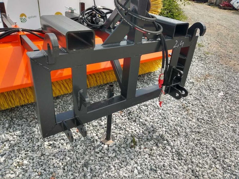 Zamiatarka drogowa,uliczna szerokość 2,4 moc Tuz-Euro-Widły