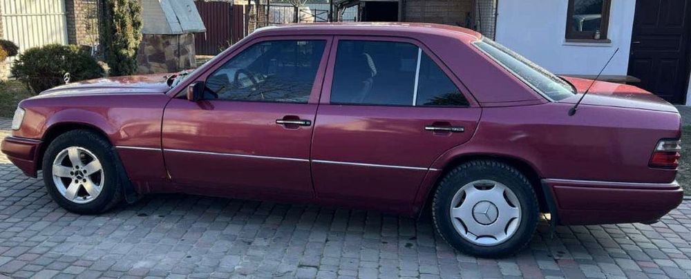 Продам Мерседес 124