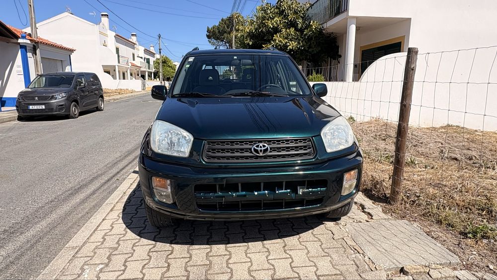 Toyota RAV4 2.0 poucos kms