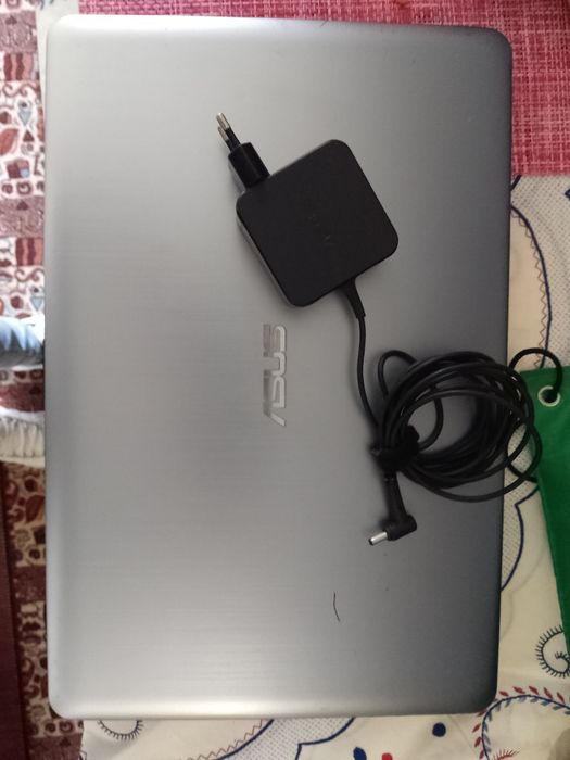 Vendo computador portátil Asus