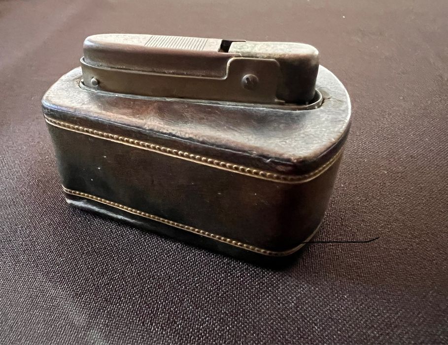 Isqueiro vintage SILVER MATCH caixa couro.