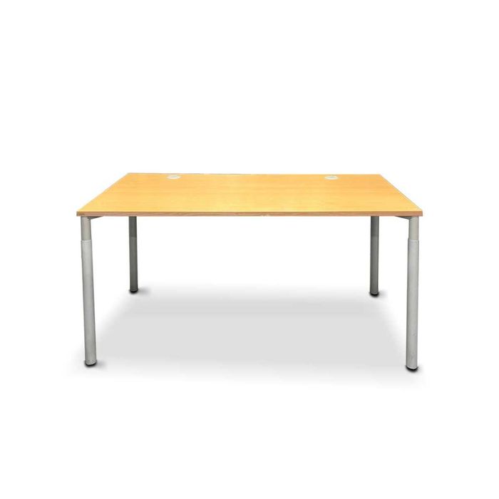 Biurka/stoły robocze regulowane Hali