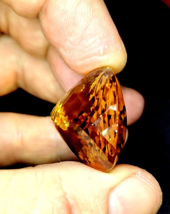 Редкий крупный цитрин коллекционный яркого цвета сертификат