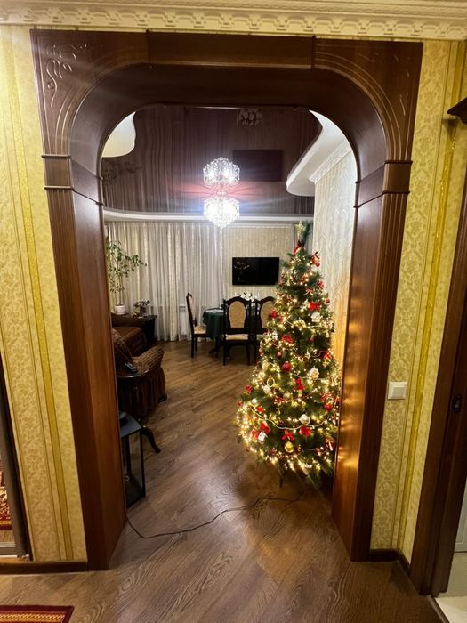 Продажа двухкомнатной квартиры с ремонтом в центре.