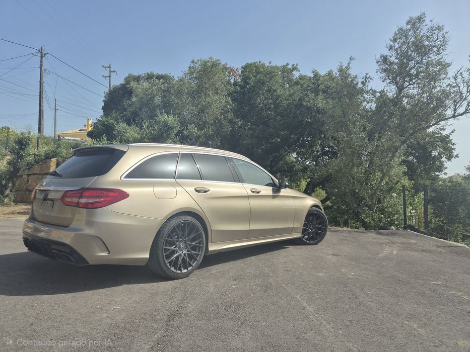 Mercedes-Benz C250 d – FULL EXTRAS, Visual AMG 63, Teto Panorâmico & Suspensão Pneumática (2015)