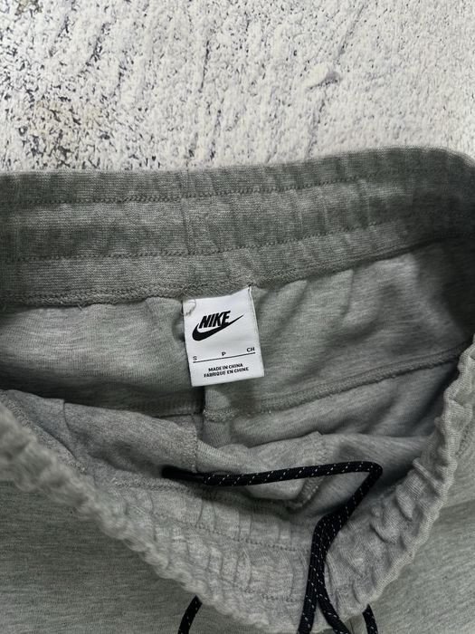 Сірі Штани Nike Tech Fleece S