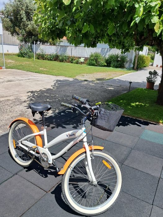 Bicicleta de cidade BTWIN como nova