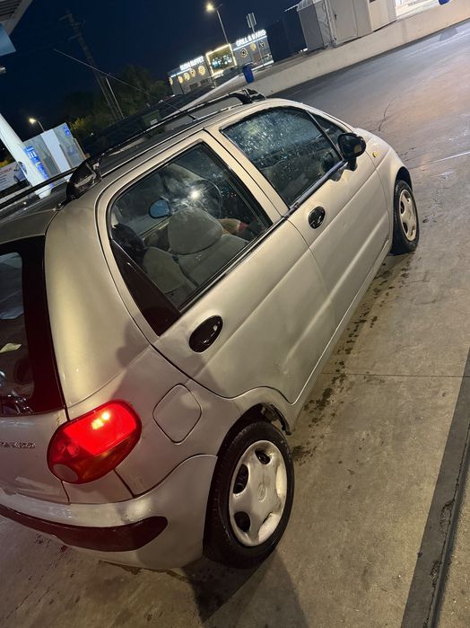 Carro daewoo cinzento