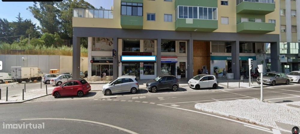 Loja Pontinha. Excelente Localização e Visibilidade