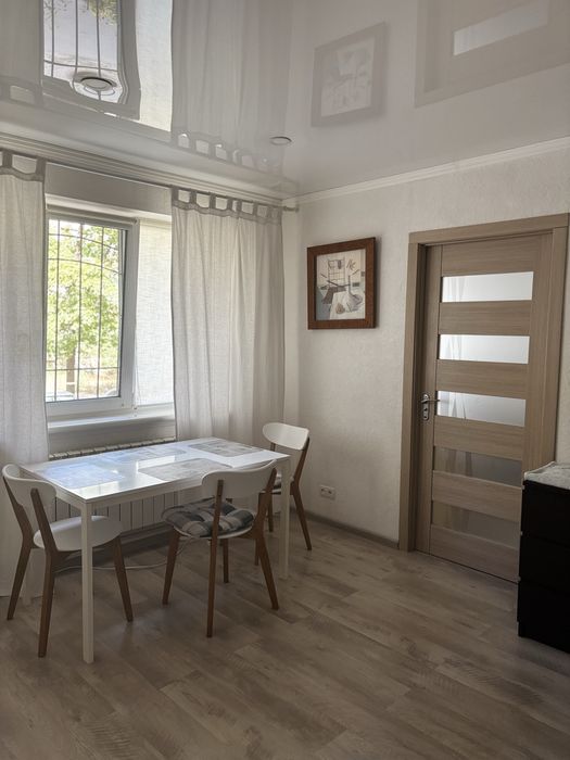 Сдам квартиру левый берег,2-х комн.посуточно,понедельно.Свободна