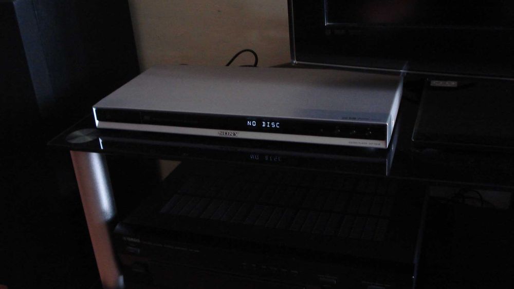 Odtwarzacz SONY CD/DVD DVP NS38 z pilotem, super stan - sprzedam