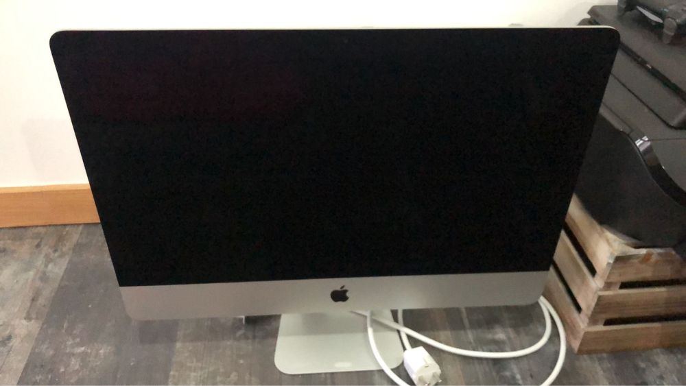 iMac (21.5-inch, Late 2015)