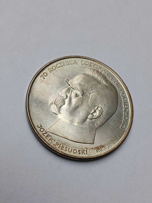 Sprzedam srebrną monetę Józef Piłsudski 50000zł z 1988r.