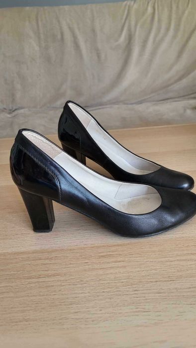 Obcasy, buty na obcasie, słupku czarne, rozmiar 40