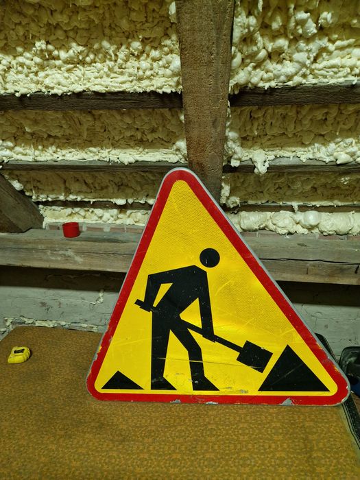 Znak drogowy a 14 roboty drogowe