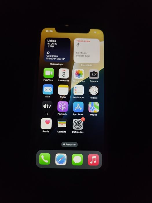 iPhone Xr (com capas)