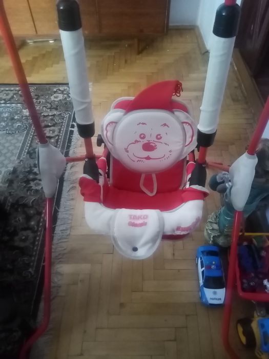 Дмтяча кімнатна качеля