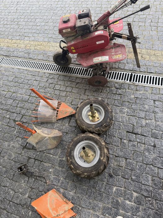 Motocultivadora com acessorios