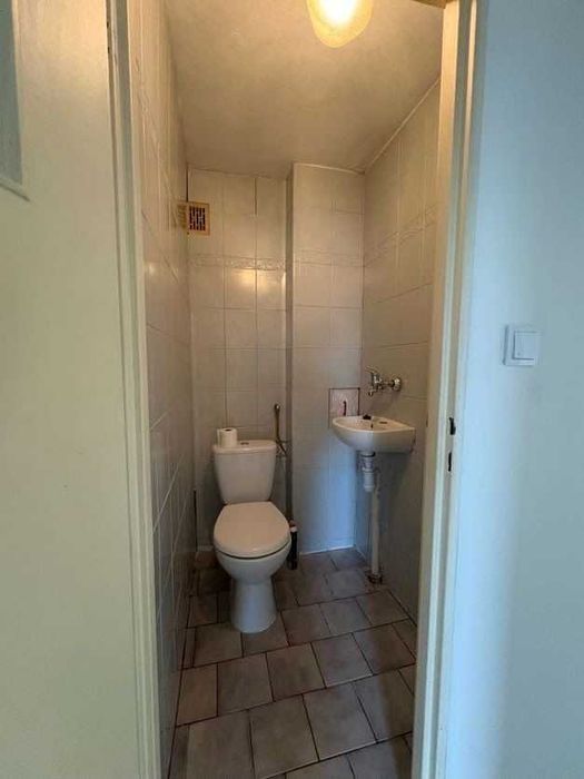 Sprzedam przestronne mieszkanie 64,8 m² – parter, 3 pokoje