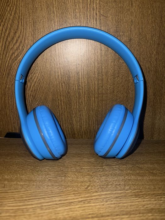 Vendo conjunto de mesa de DJ e Fones.
