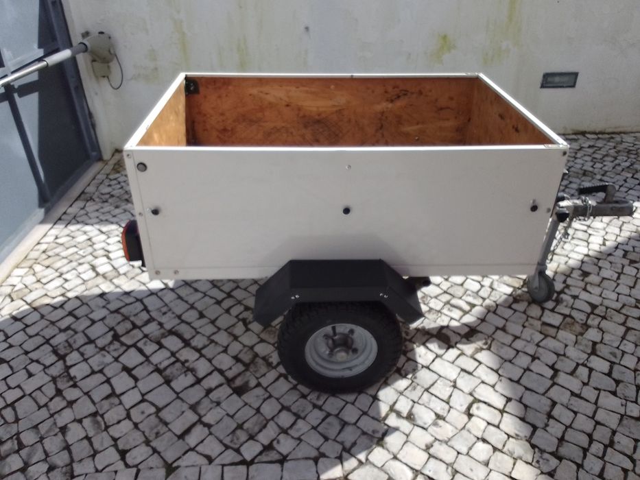 Vendo reboque em excelente estado