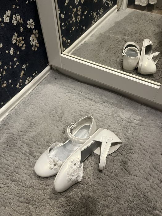 Komunia buty biale dziewczynka roz. 32 + wianek