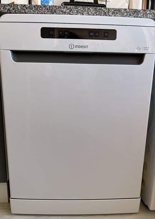 Máquina de Lavar Loiça Indesit DFO 3T133 AF