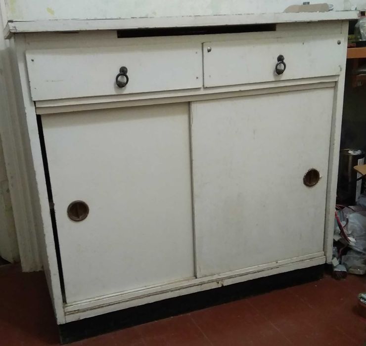 продам закритий кухонний стіл -  - ціна знижена !!!