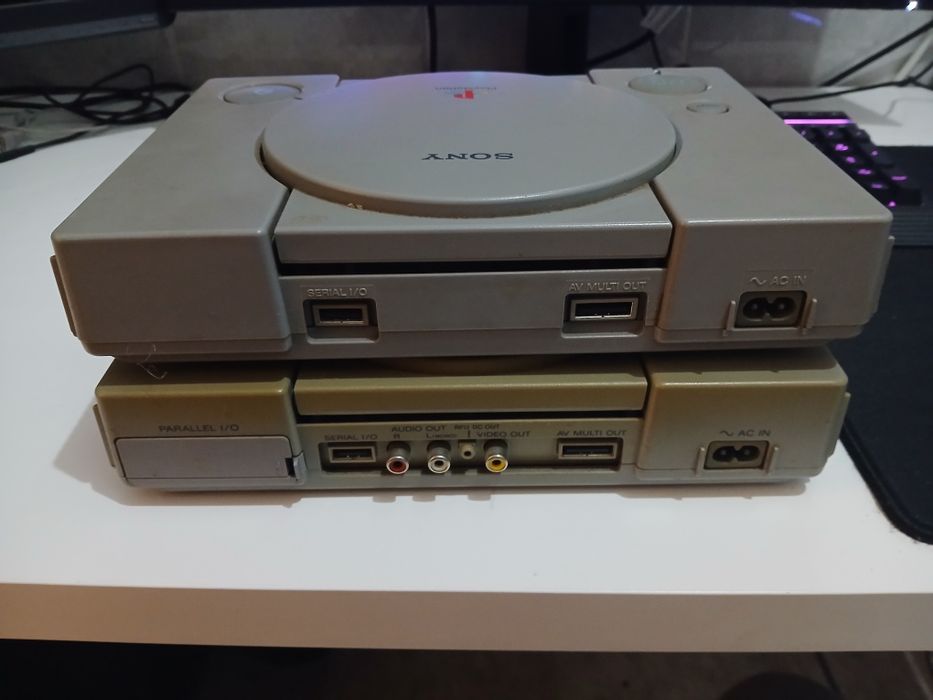 2 Playstation 1 - Avariadas