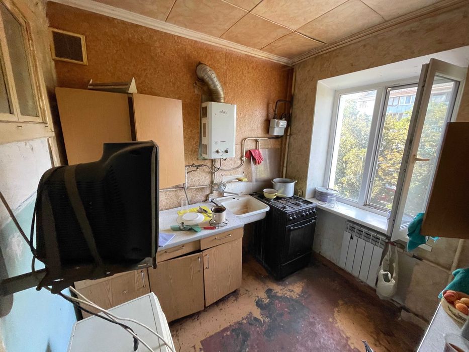 Продаж 2к. квартири, центр, район магазину "Авіс"
