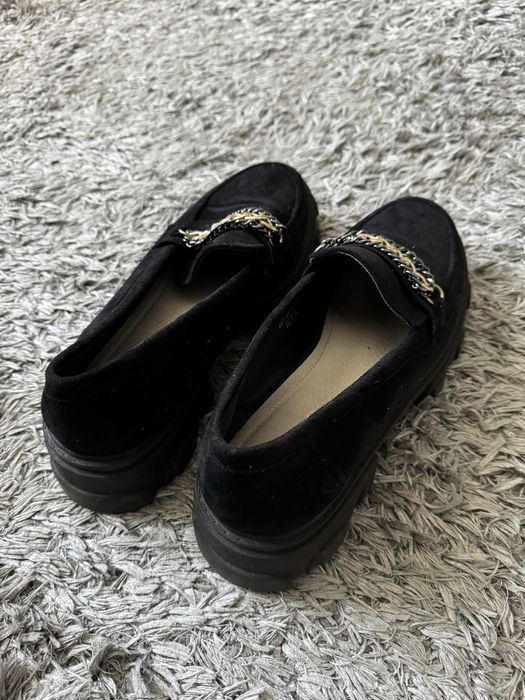 Buty damskie czarne klamerki loafersy mokasyny CCC