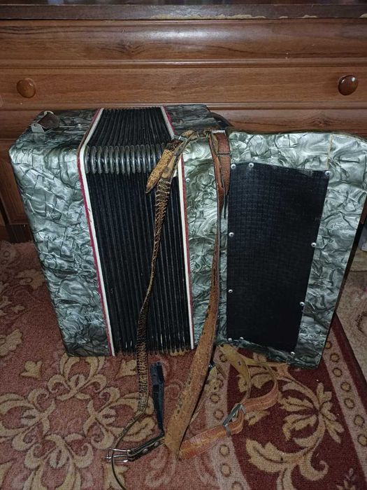 Продам акордеон аккорд