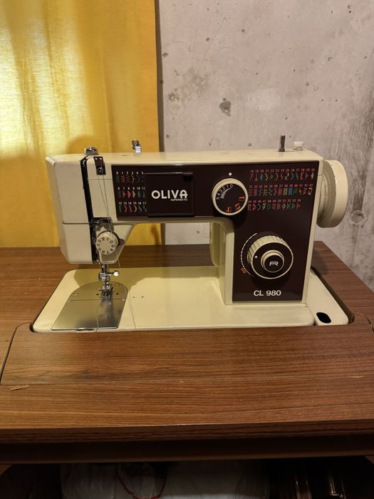 Máquina costura Oliva