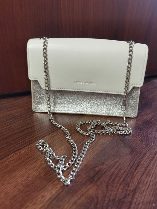 Біла сукня з піджаком