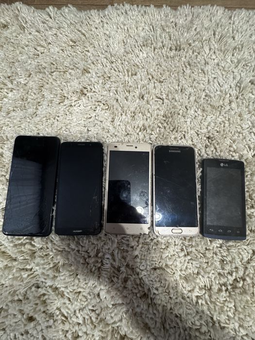 Телефони на запчастини