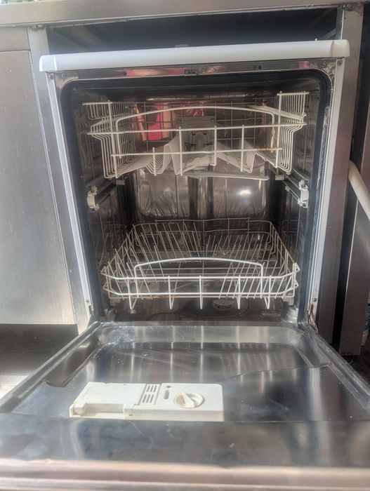 Máquina de lavar loiça Indesit (Para peças ou reparação) - Alcabideche