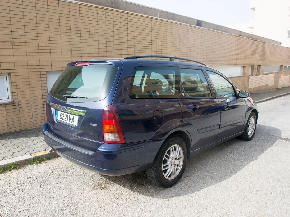 Ford Focus SW 1.8 TDdi Ghia foto 4