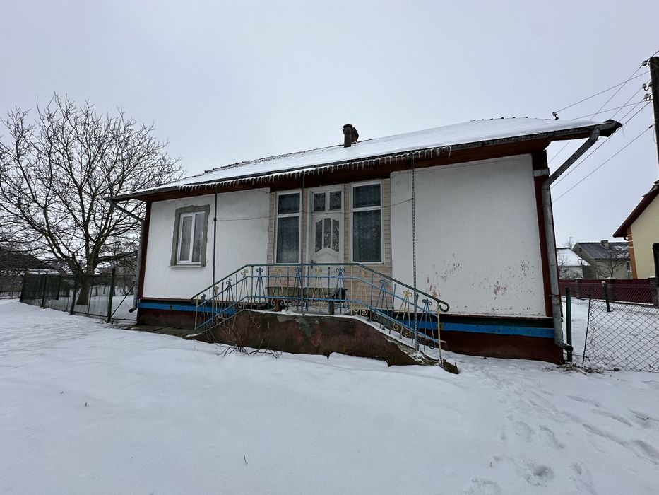 Продається будинок  поблизу м.Стебника (с.Доброгостів)
